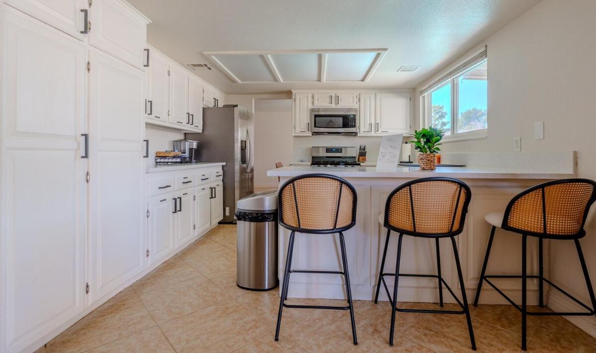 Spacious Lux Estate L 8 Mins To Strip